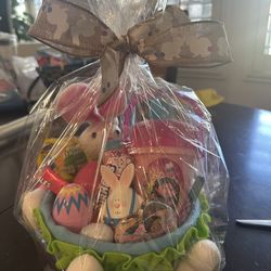 Easter bunny basket, bubble 4 piece set, towel, candy, mini pen, no holds