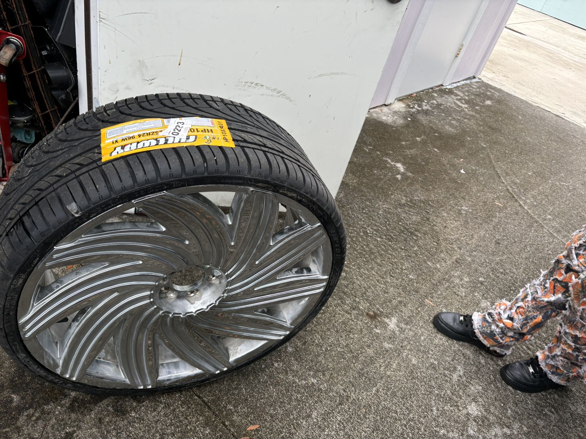 24s Rims And Tires Missing Center Caps