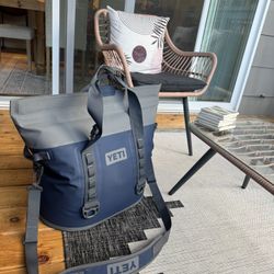 Yeti Cooler (M30 Tote Soft Cooler)