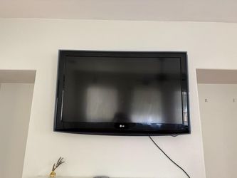 Moving - $20 - 55 inch  LG TV