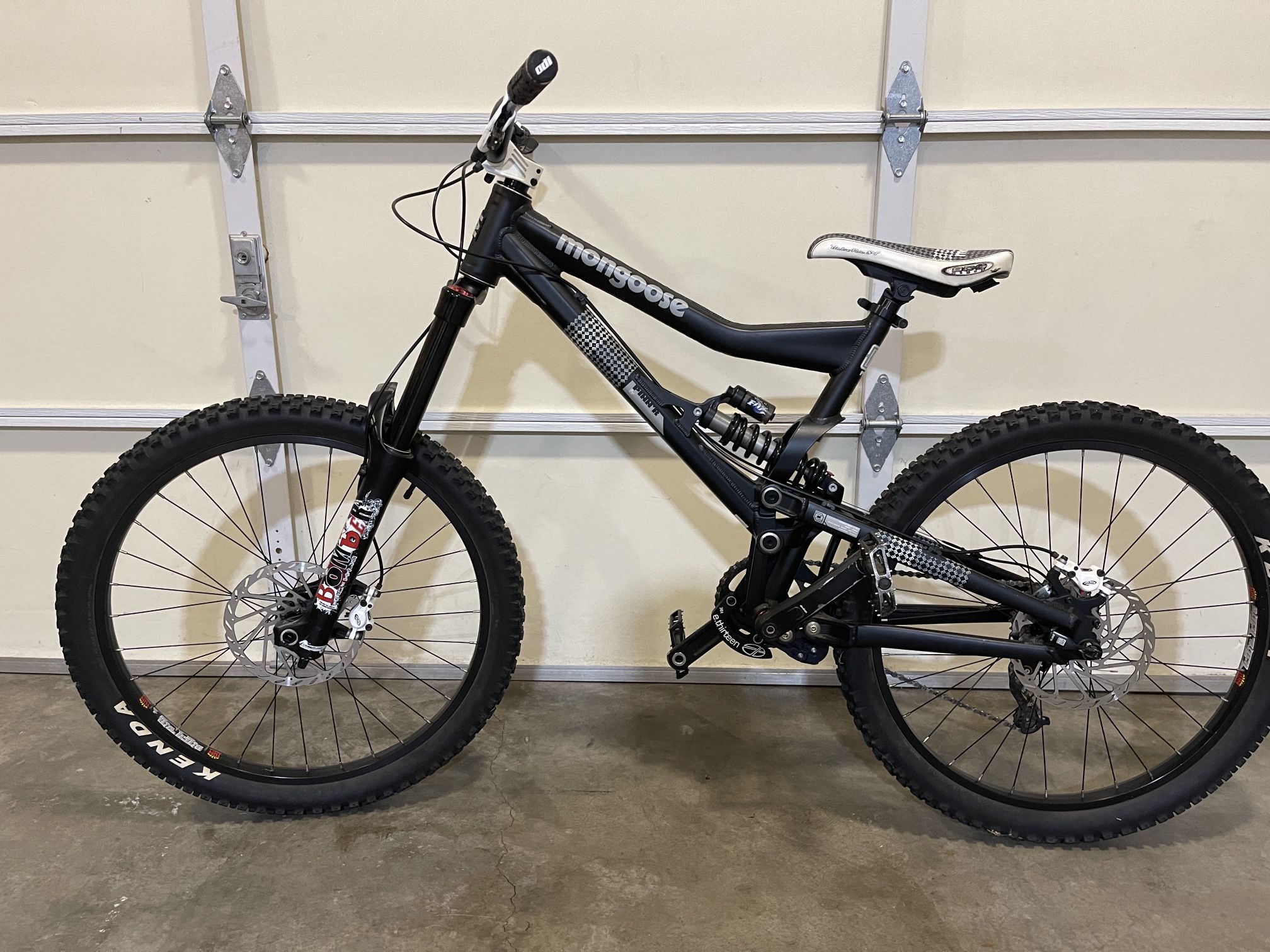 Mongoose Boot’r Mountain/Downhill Bike Large Size