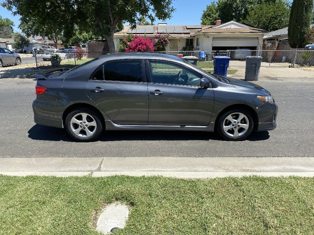 Toyota Corolla 2012