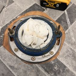 Dealt 20v Wireless Demolition Bolt Drill 