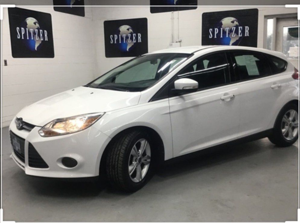 White 2013 Ford focus hatchback "Parts only"