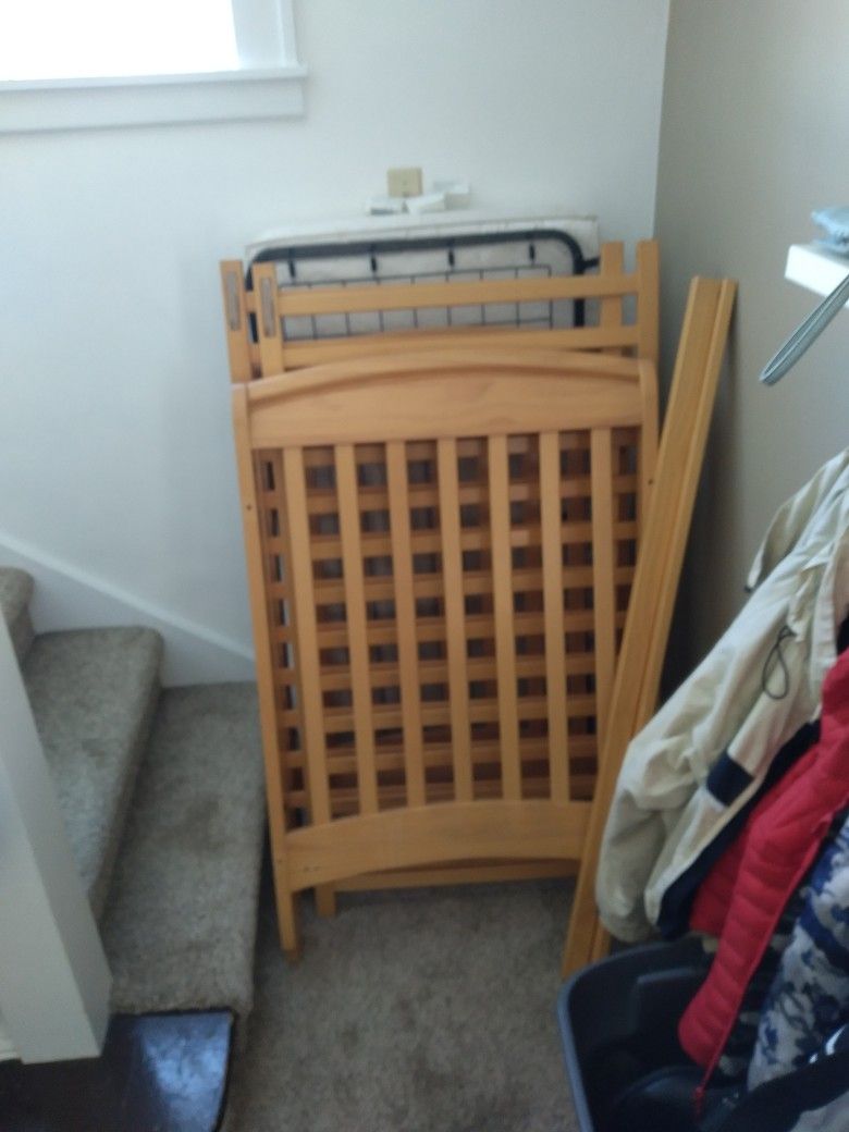 Bed Crib With 2 Mattress