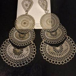 Silver Tone Filigree Light Weight Round Triple Circle  Earrings 