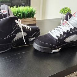 Jordan Black Metallic 5's size 9.5