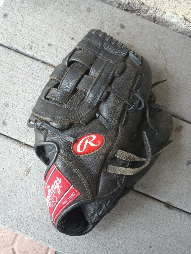 Rawlings Baseball Glove