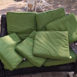 8 THRESHOLD CUISHIONS FOR $30