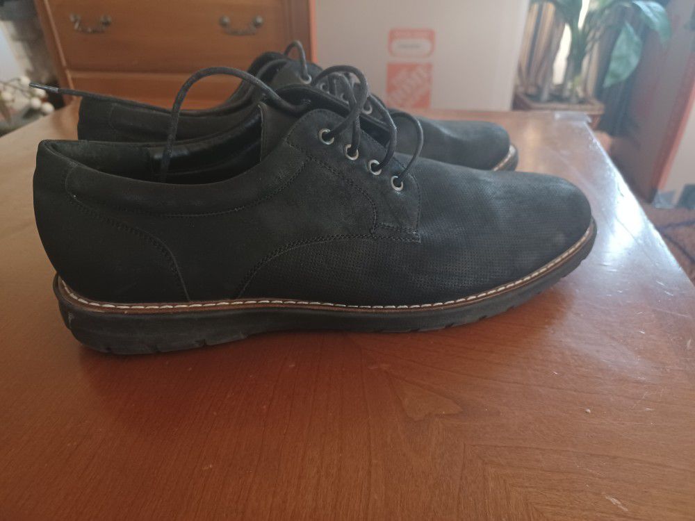 Portafolio Shoes Size 10.5