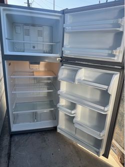 Refrigerator 30”