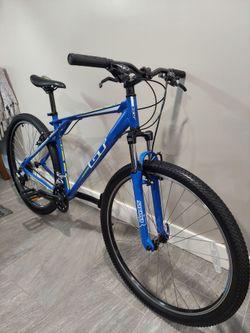 GT Timberline 2.0  29r mountain bike in Super nice Conditions size Large  with 29" tires ,  Please Serious inquiries only , YES ITS AVAIL