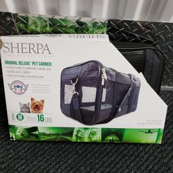 Medium Sherpa Deluxe Pet Carrier