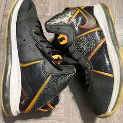 Nike lebron space jam size 8