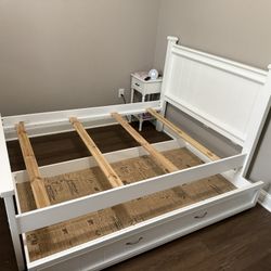 Full Size Bed With Trundle