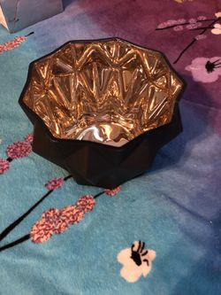 Black flower vase