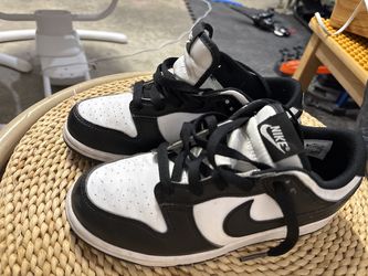 Nike kids pandas size 3