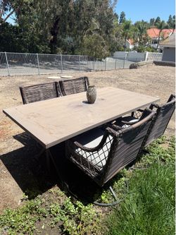 Outdoor table and chairs