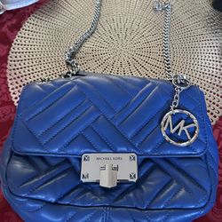 AFTER Xmas 🎄 LIKE NEW Michael Kors Blue Purse 
