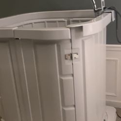 New Shower Bay / Never Used Save $1400.00.