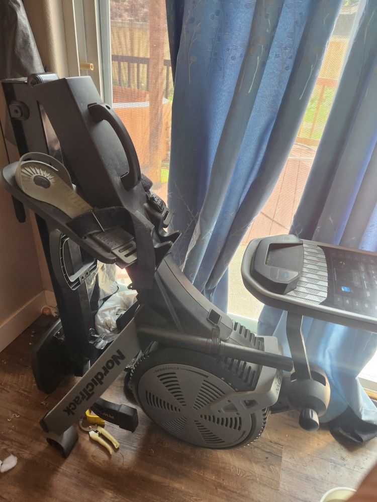 Nordictrack Rw200 Rower FREE