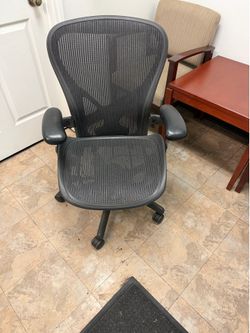Herman miller Aeron chair