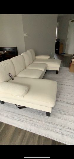 chenille couch (cream)