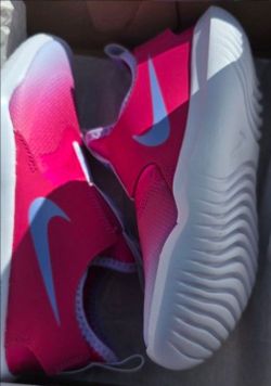 Nike girl shoes