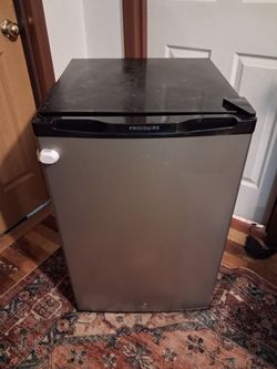Frigidaire Mini Fridge