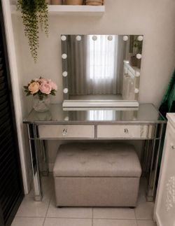 Vanity SET (chair chest and mirror included)