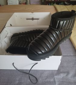 BRAND NEW/ALDO BOOTS