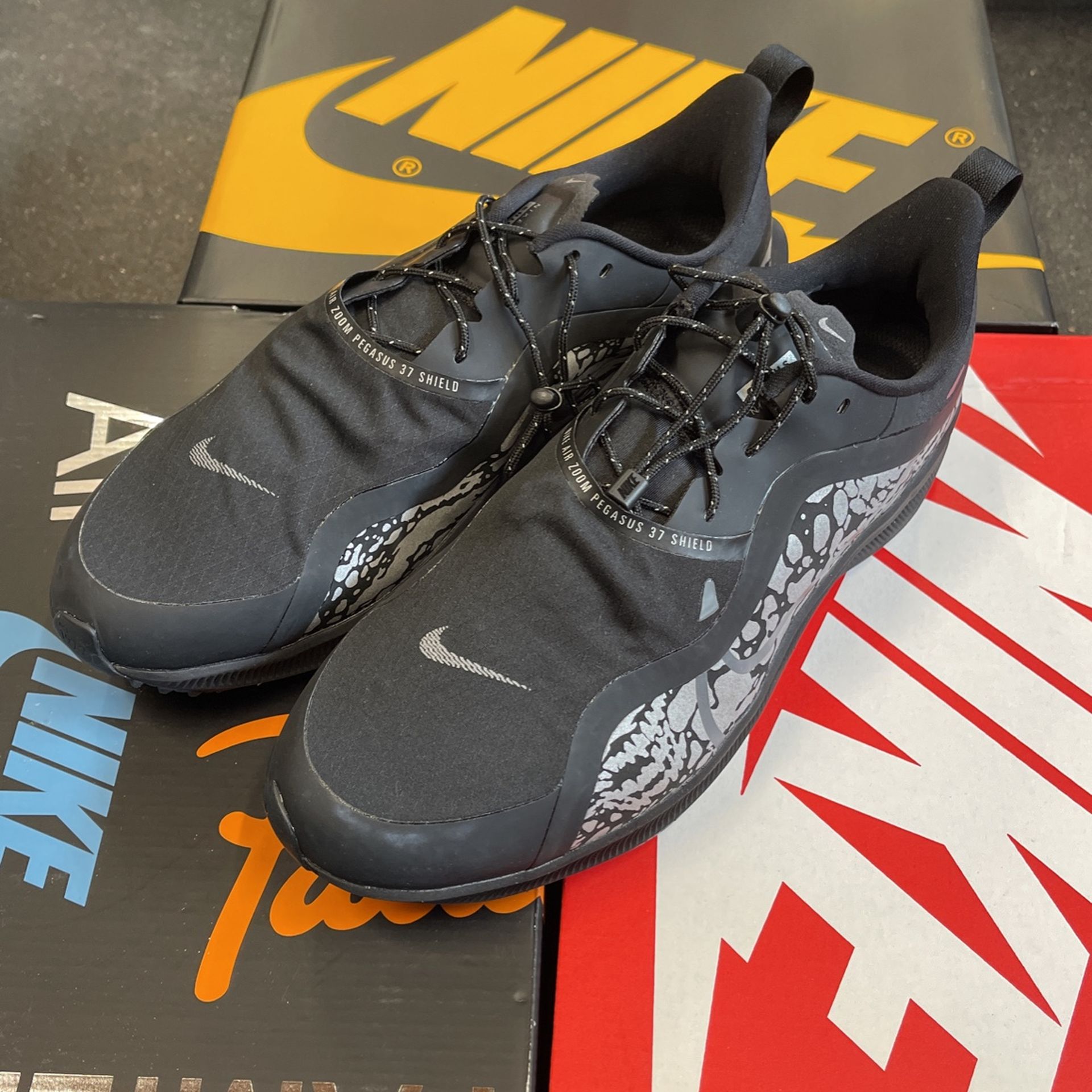 Nike Sneaker Air Zoom Pegasus Shield 37 Nike Men Black AIR ZOOM - Main Image