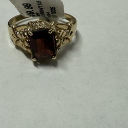 LADIES RED STONE RING 