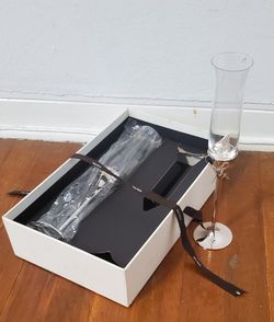 Vera Wang Love Knots Toasting Flutes
