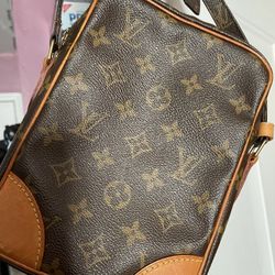 Louis Vuitton  Authentic Hand back
