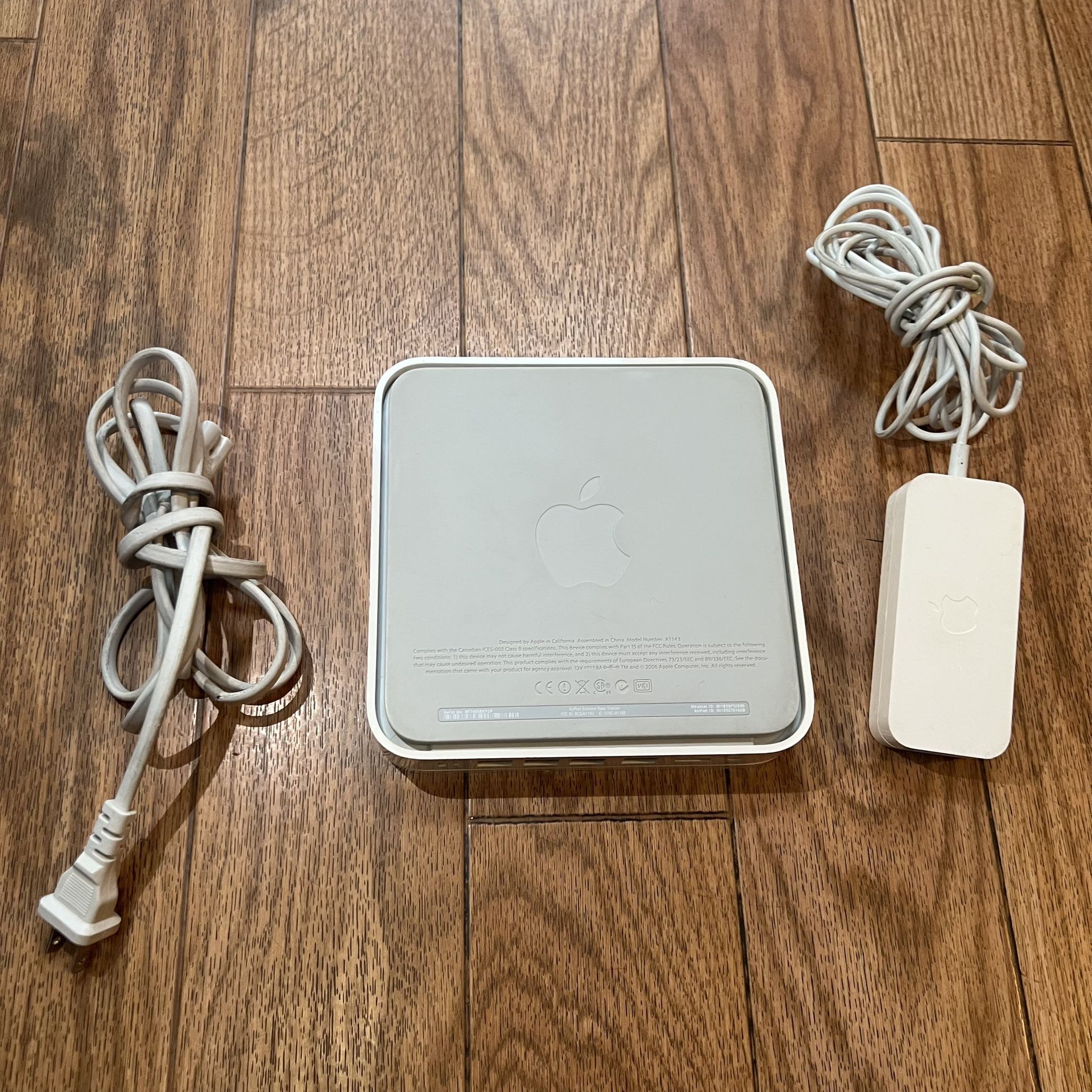 Apple AirPort Extreme WiFi Router Base Station