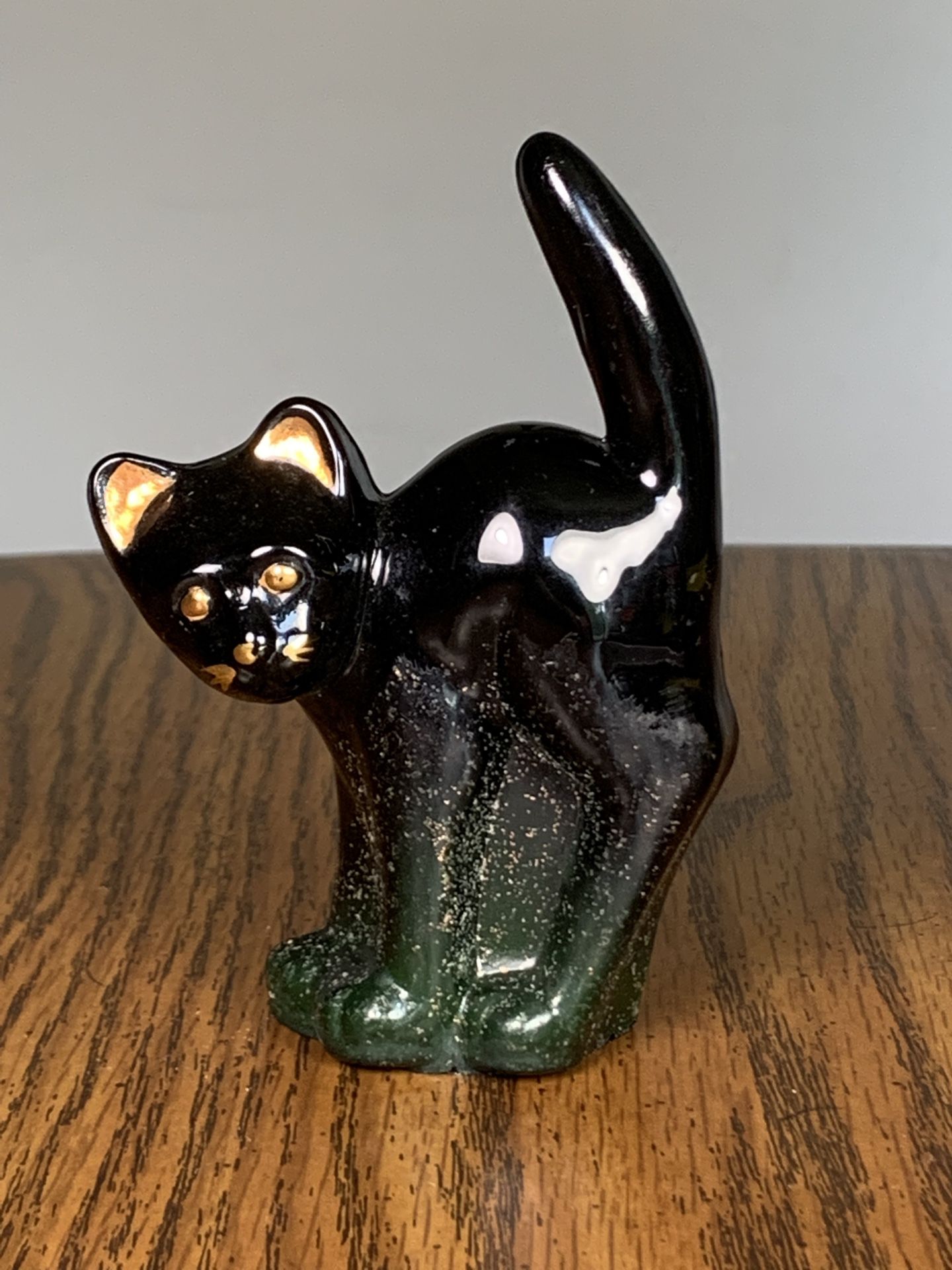 Vintage FENTON Art Glass Paperweight Black HP Gold Face SCAREDY CAT Figurine