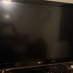 40” TV