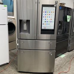 SAMSUNG FAMILY HUB, 4 DOOR FRENCH DOOR REFRIGERATOR