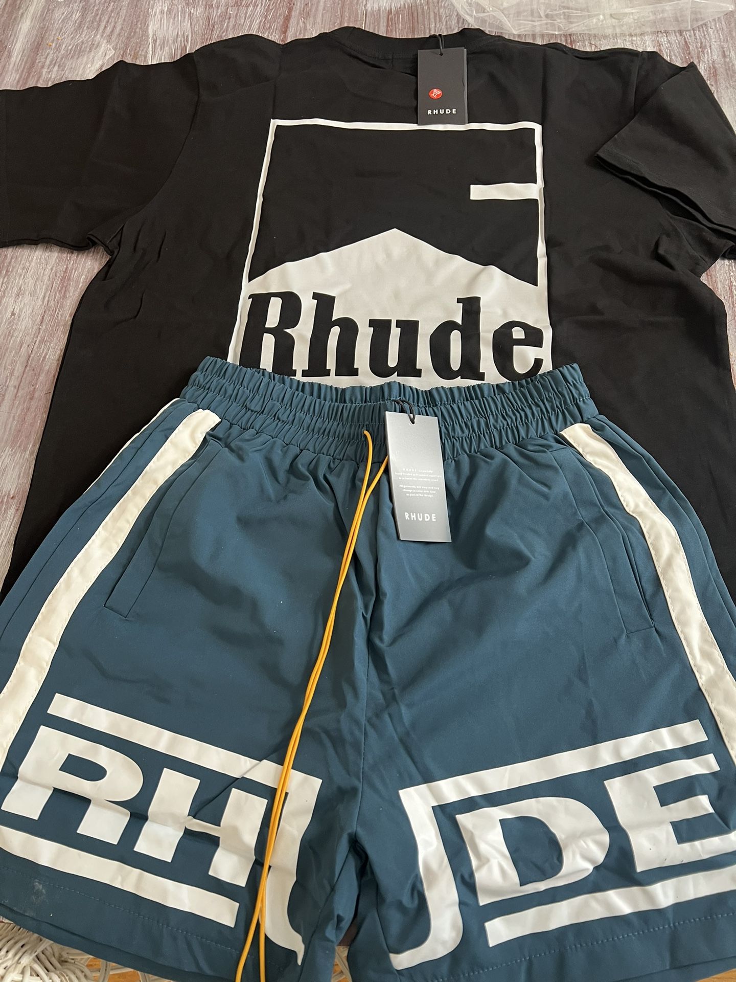 Tee Sz L $85, Shorts Sz M $85
