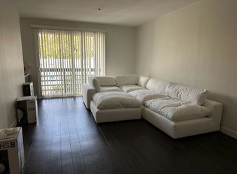 Down filled 5 part Modani cloud sectional