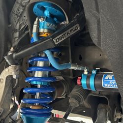 King 3.0s With Adjusters For 19+ Chevy 1500 Trailboss 
