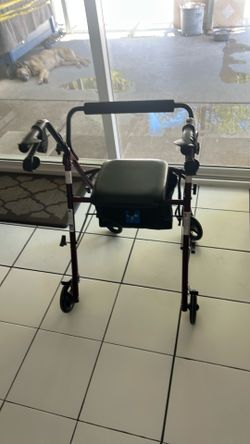 Adult walker with seat