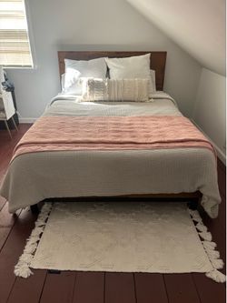 Queen Sized Platform Bedframe and Mattress