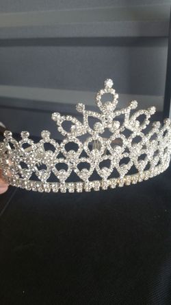 Tiara costume jewelry