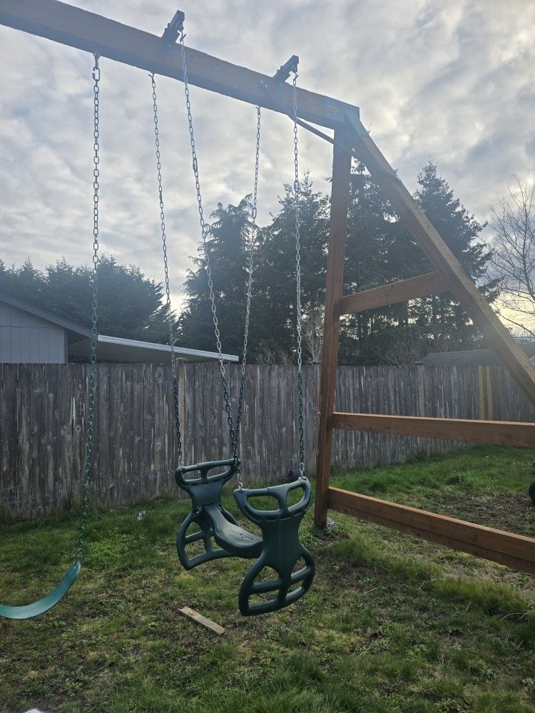 Rocking Swing With Brackets
