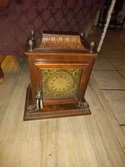 Bombay 2002 Wooden Ornate Mantel Clock