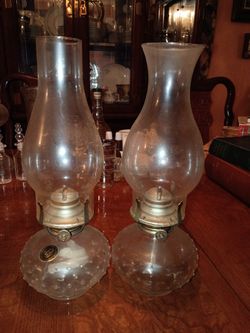 Set Of 2 Lamplight Farms Oil Lamps 6" Tall Base
