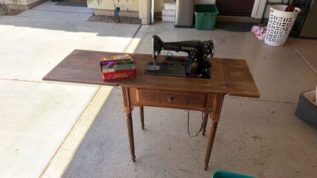 Singer - antique