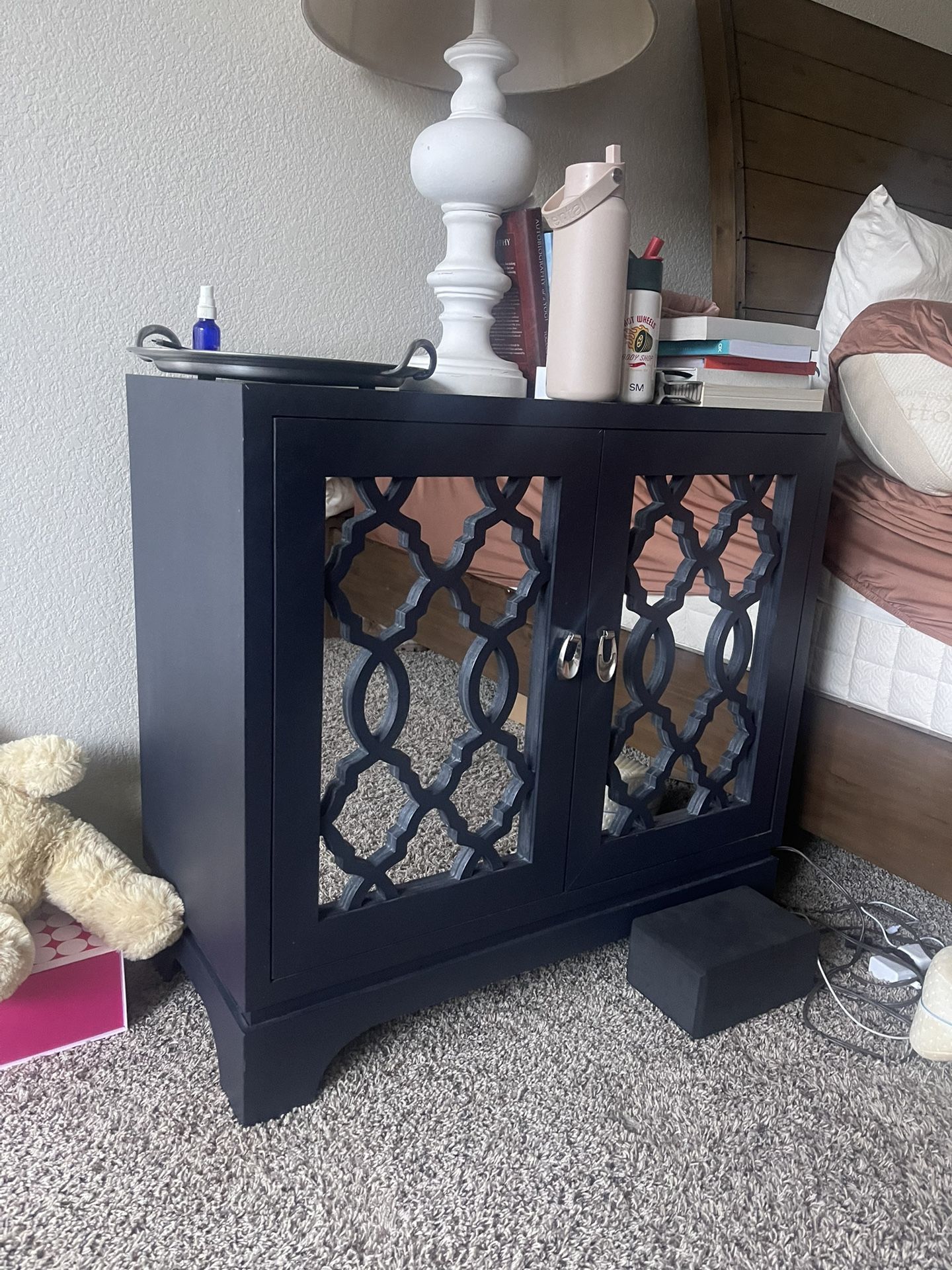 Set Of 2 Navy Blue Nightstands- Excellent Condition 